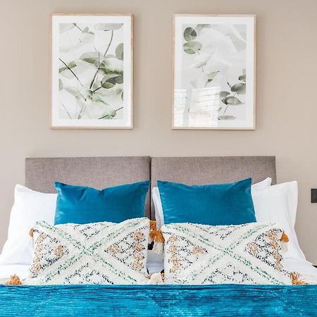 Executive 2 Bedroom Apt City Centre Free Pkg , Wifi By Tent Serviced Apartments Staines-upon-Thames Екстер'єр фото