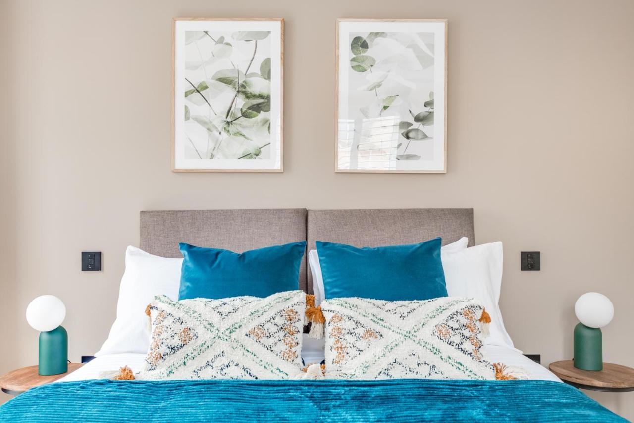 Executive 2 Bedroom Apt City Centre Free Pkg , Wifi By Tent Serviced Apartments Staines-upon-Thames Екстер'єр фото